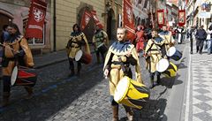 Na cest� dlouhé 42 kilometr� p�es obce u Berounky jsou p�ipraveny zastávky s hudební, divadelní a �ermí�skou produkcí.