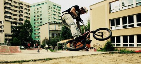 Tým mladých z Ostravy opravil bikepark pro jezdce z celého msta.