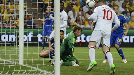 Anglie - Ukrajina (Rooney stl gl)