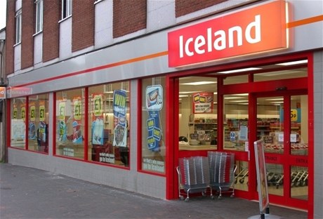 Britský obchodní etzec Iceland expanduje do eské republiky, kde plánuje vybudovat sí 200 prodejen s mraenými potravinami.