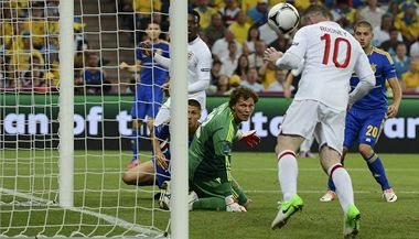 Anglie - Ukrajina (Rooney stl gl)