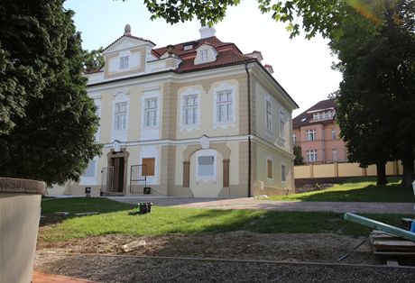 Miliardá Petr Kellner renovuje barokní usedlost, která bude mít prominentního hosta. Václav Klaus v ní po odchodu z Hradu povede svj vzdlávací institut.