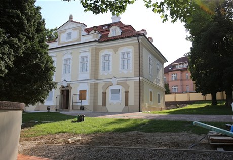 Miliardá Petr Kellner renovuje barokní usedlost, která bude mít prominentního hosta. Václav Klaus v ní po odchodu z Hradu povede svj vzdlávací institut.