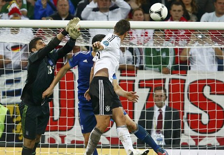 Miroslav Klose dává gól