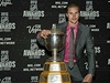 Norrisova trofej pro nejlepího obránce pipadla Eriku Karlssonovi z Ottawy 
