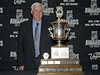 Vítzem Jack Adams Award, kterou získává nejlepí trenér NHL, se stal Ken Hitchcock ze St. Louis