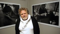 Antonín Kratochvíl v expozici Domovina v praské Leica Gallery