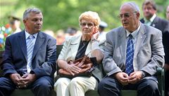 Pietního aktu se zú�astnila i Marie Je�ábková, která se svou star�í sestrou Jarmilou jako jediná p�e�ila vyvra�d�ní Le�ák�. 