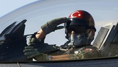 Sestelenou sthaku chce Turecko eit s NATO