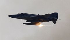 USA vyslaly do Jin Koreje 'neviditeln' sthaky F-22 