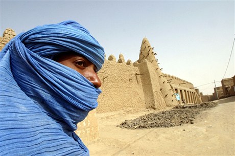 Tuaregové vtrhli do Timbuktu a ničí starobylé hrobky