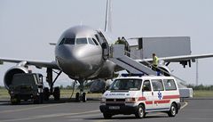 Armádní speciál přivezl 30. června na vojenské letiště v pražských Kbelích zbylé zraněné turisty, kteří po nehodě autobusu zůstali od minulého víkendu v chorvatských nemocnicích.