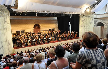 54. roník Mezinárodního operního festivalu Smetanova Litomyl skonil 8. ervence koncertem nazvaným Nejvtí symfonické malikosti.