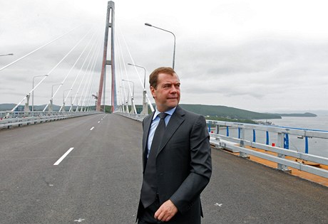 Most je nyní ve zkušebním provozu, pro veřejnou dopravu by měl být otevřen od 1. srpna