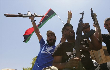 Libyjtí mui oslavují první svobodné volby