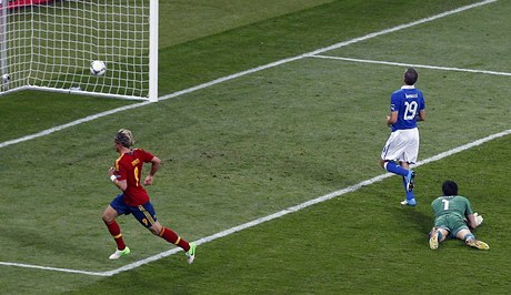 Fernando Torres vstelil tetí gól finále