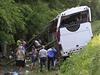 trnáct ruských poutník pilo o ivot a 29 utrplo zranní, kdy se s nimi pevrátil autobus na severu Ukrajiny.