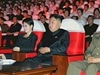 Kim ong-un po boku neznámé eny na koncert v Pchjongjangu