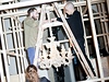 Instalace lustru Eliá� v Mikulov�.