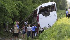 Na Ukrajin se pevrtil autobus s ruskmi poutnky, 14 mrtvch 