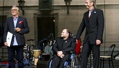 Charitativn� koncert Tap Tap ochestra, benefice pro Jedli�k�v �stav na KVIFF v po�tovn�m dvo�e 