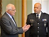 Prezident Václav Klaus a policejní prezident Petr Lessy pi setkání na Hrad