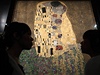 Gustav Klimt: Polibek, muzeum Belvedere ve Vídni