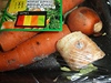 Zeleninová sms do polévky z praské prodejny Kaufland, která vykazovala jasné známky plísn.