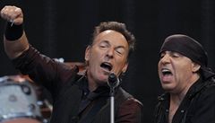 Bruce Springsteen a jeho E Street Band na kv�tnovém koncertu ve Frankfurtu nad Mohanem