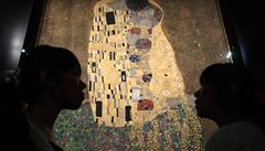 Gustav Klimt: Polibek, muzeum Belvedere ve Vídni