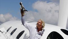 Richard Branson na aerosalonu ve Farnborough u Londýna. | na serveru Lidovky.cz | aktuální zprávy