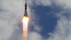 Ruská loď Sojuz míří do vesmíru se třemi kosmonauty 
