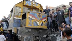 V egyptské Káhi�e vykolejil osobní vlak, nejmén� 15 zran�ných