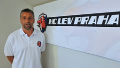 Trenér týmu Lev Praha Josef Janda 