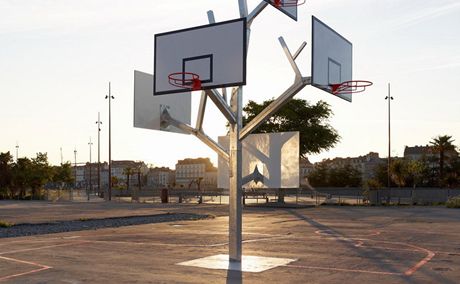 Obyvatelé Nantes se u nemusí stavt do fronty, basket si tu zahrají vichni najednou.