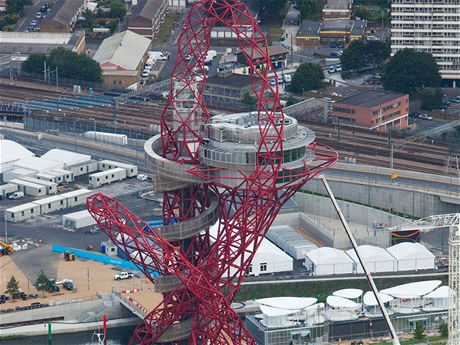 115 metr vysoká v ArcelorMittal Orbit.