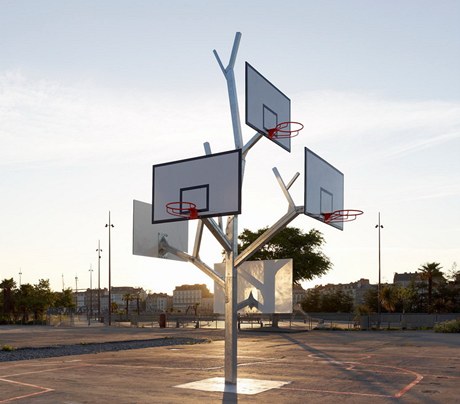 Obyvatelé Nantes se u nemusí stavt do fronty, basket si tu zahrají vichni najednou.