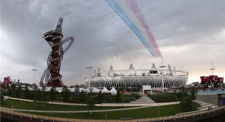 Olympijský stadion v Londýn se pipravuje na zahájení her.