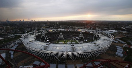 Olympijský stadion v Londýn se pipravuje na zahájení her.