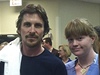 Christian Bale pi návtv nemocnice.