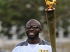 Fabrice Muamba s olympijskou pochodní