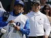 Carlos Tévez na golfovém turnaji jako caddy