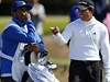 Carlos Tévez na golfovém turnaji jako caddy
