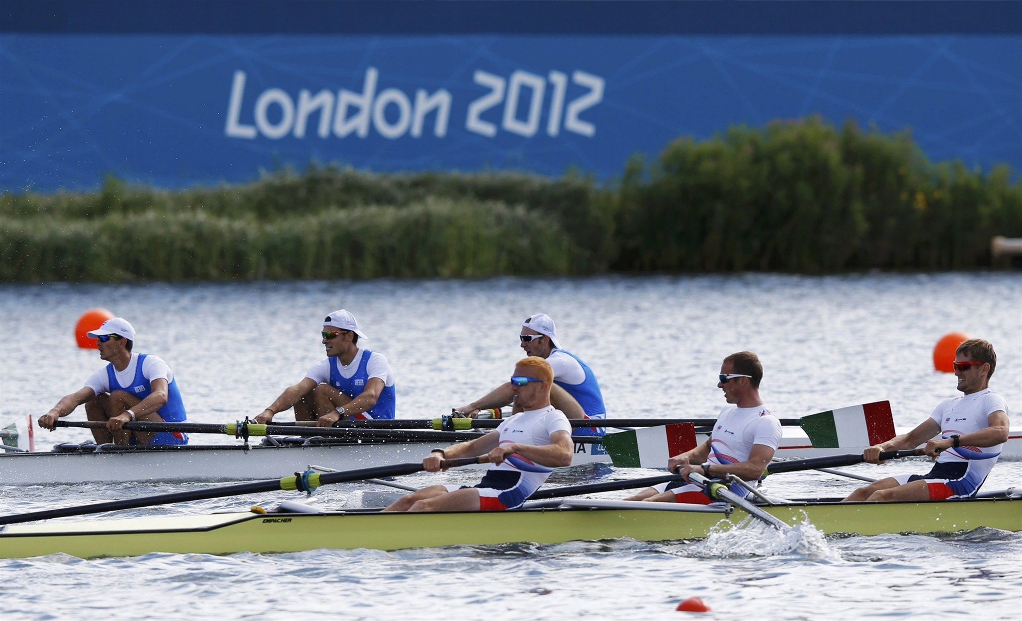�ty�ka bez kormidelníka lehkých vah Miroslav Vra�til, Ji�í Kopá�, Ond�ej Vete�ník a Ji�í Vete�ník si z oprav zajistila postup do semifinále olympijské regaty v Eton Dorney. 