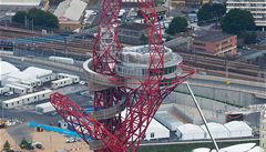 115 metr vysoká v ArcelorMittal Orbit.