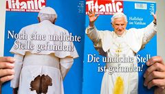 Obálka, která nadzvedla Vatikán: "Haleluja ve Vatikánu. Konen se zjistilo, kudy to uniká!". Zadní strana pebalu pak zobrazovala Benedikta zezadu s hndou skvrnou na sutan a dodatkem "A jet jedno netsnící místo!"  