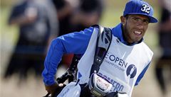 Carlos Tévez na golfovém turnaji jako caddy | na serveru Lidovky.cz | aktuální zprávy