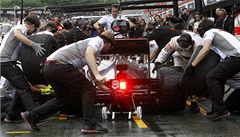 Formule 1. McLaren v pit stopu. | na serveru Lidovky.cz | aktuální zprávy