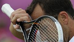 Tenista Radek �t�pánek prohrál utkání proti Nikolaji Davyd�nkovi z Ruska a s olympijskou dvouhrou se lou�il hned po 1. kole