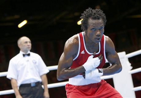 Boxer Thomas Essomba spolu s dalími kamerunskými sportovci zmizel v Londýn. 